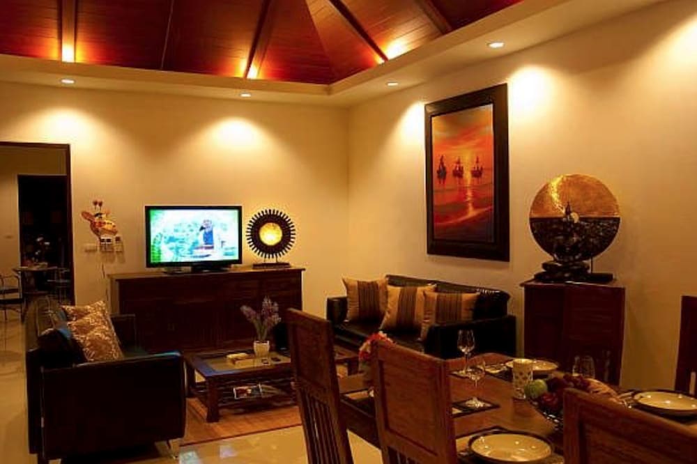 4 Bedroom Private Bali Style Villa Hh1 31/45