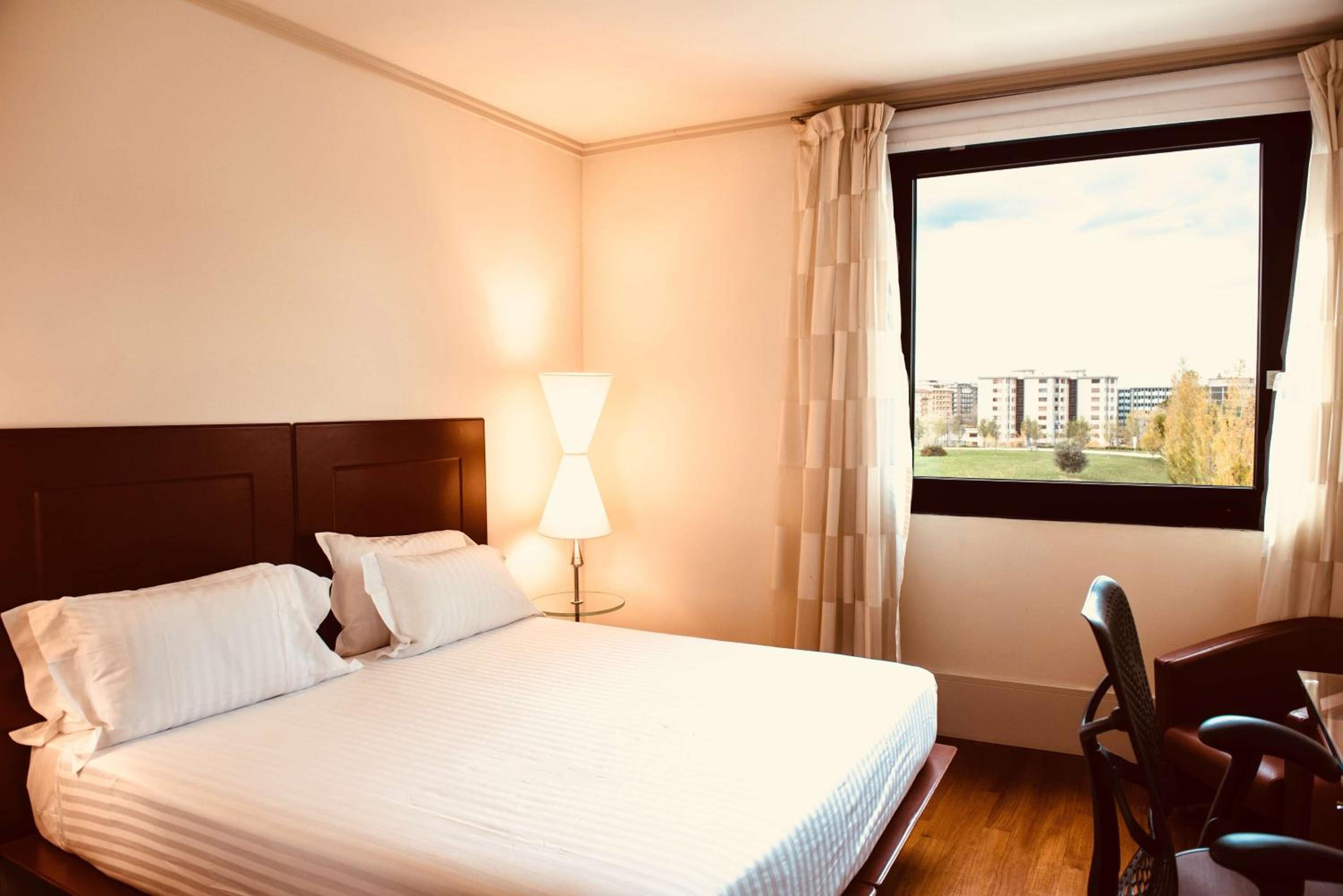 ROOM, KING BED, PARK VIEW