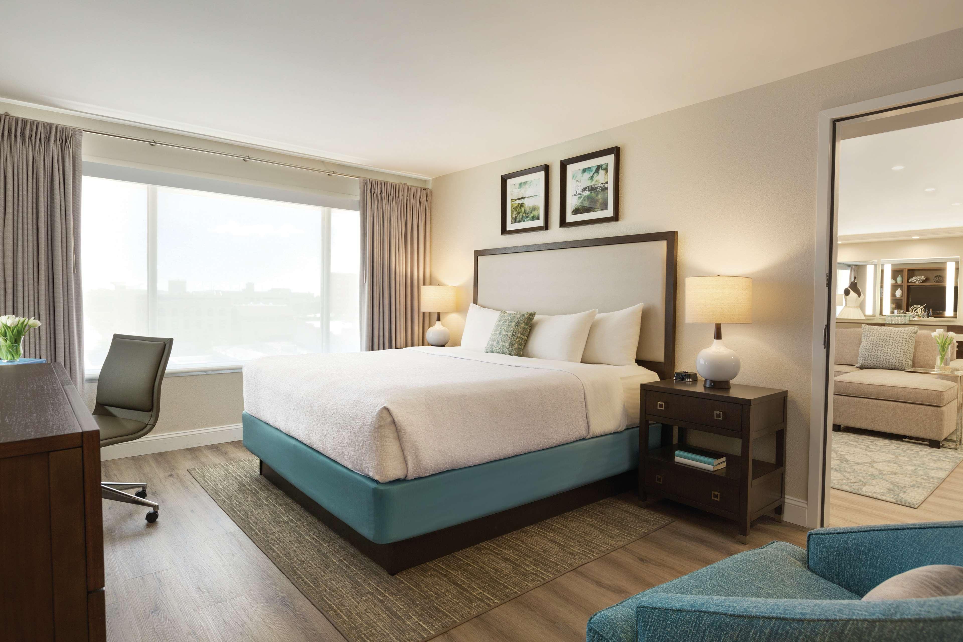 Bridal, 1 Bedroom, Suite, King Bed, with View