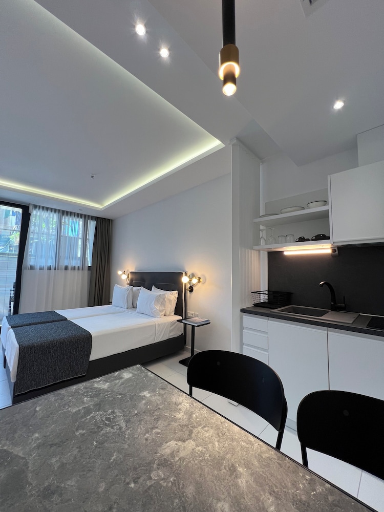 Semi Basement, Deluxe, Basement, Twin Beds، Melite Luxury Rooms & Apartments 10/10