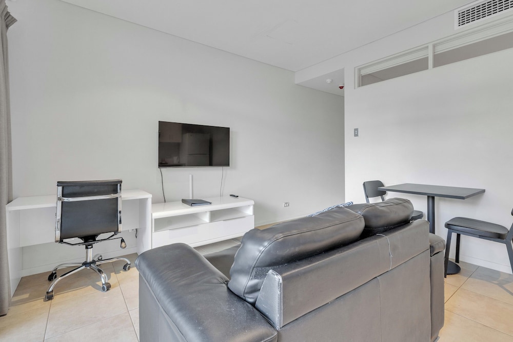 MAWSON LAKES HOTEL 53/64