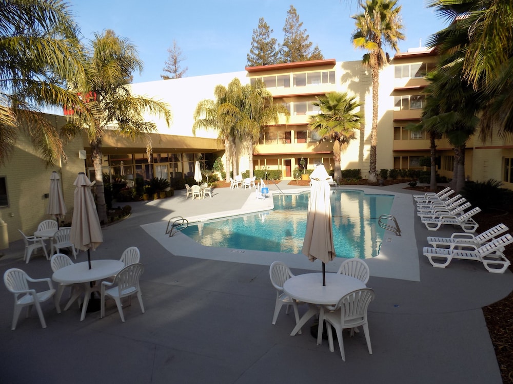Ramada by Wyndham Sacramento 1/28