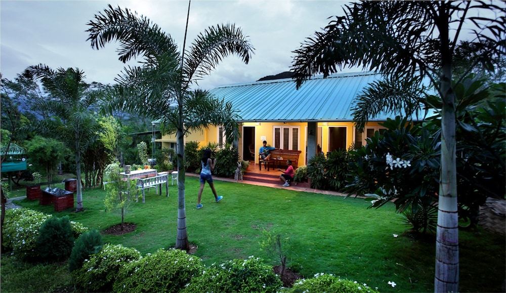 HARVEST FRESH FARM STAY 19/23