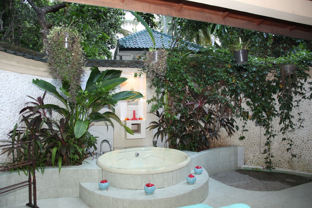 Felicianas Resort 6/50