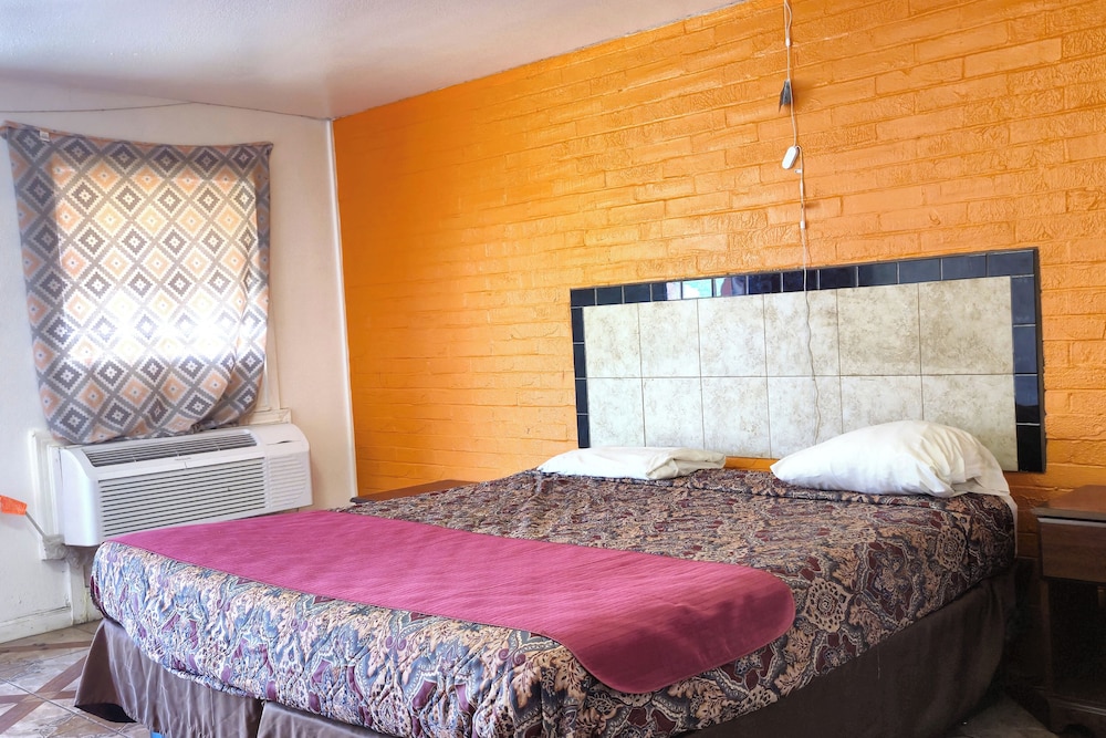 Way Side Inn by Hotel O Dallas near Fair Park Downtown 19/30
