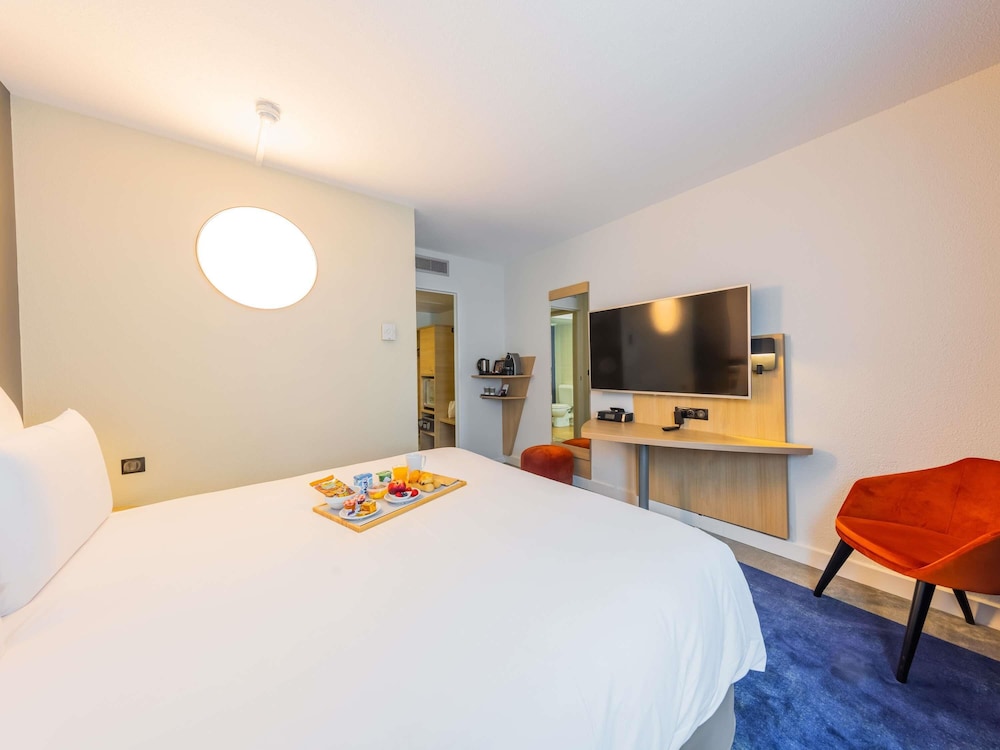 Mercure Paris Massy Gare TGV 19/76