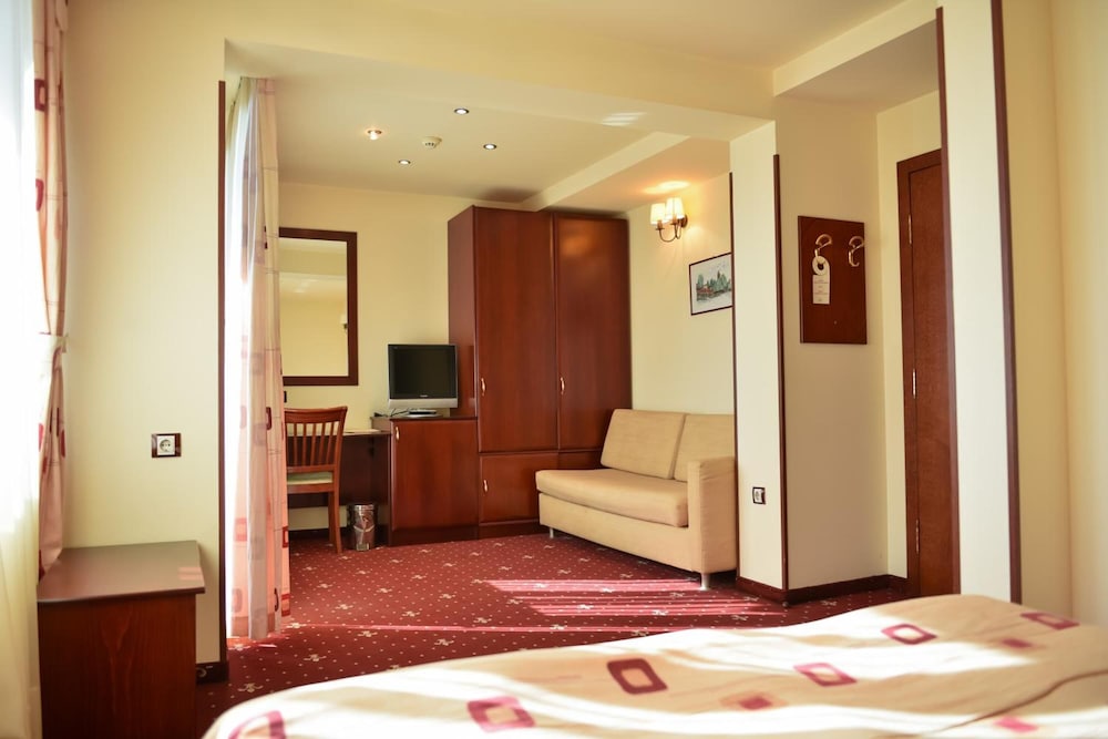 Martin Hotel 20/45