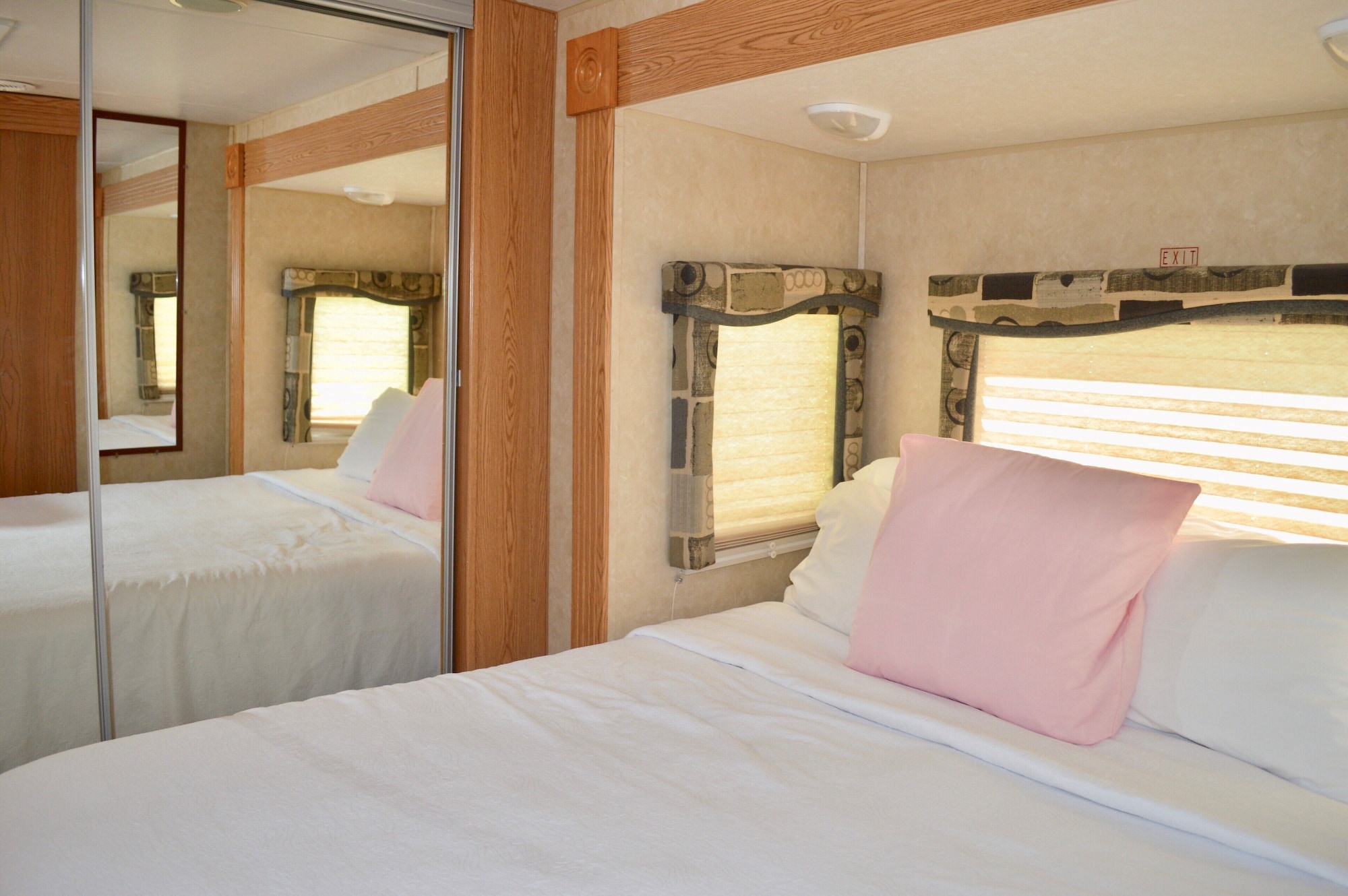Room, Queen Bed, Ocean Front