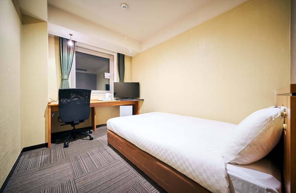 Kanku Izumiotsu Washington Hotel 4/59