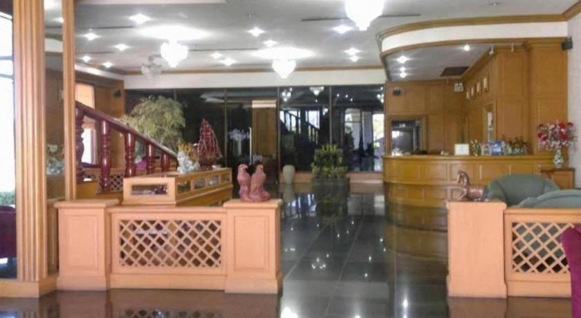 Pathumthani Place Hotel 6/34