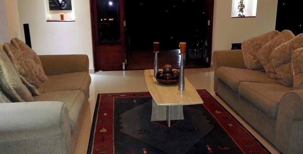 Villa Tranquil 10/15