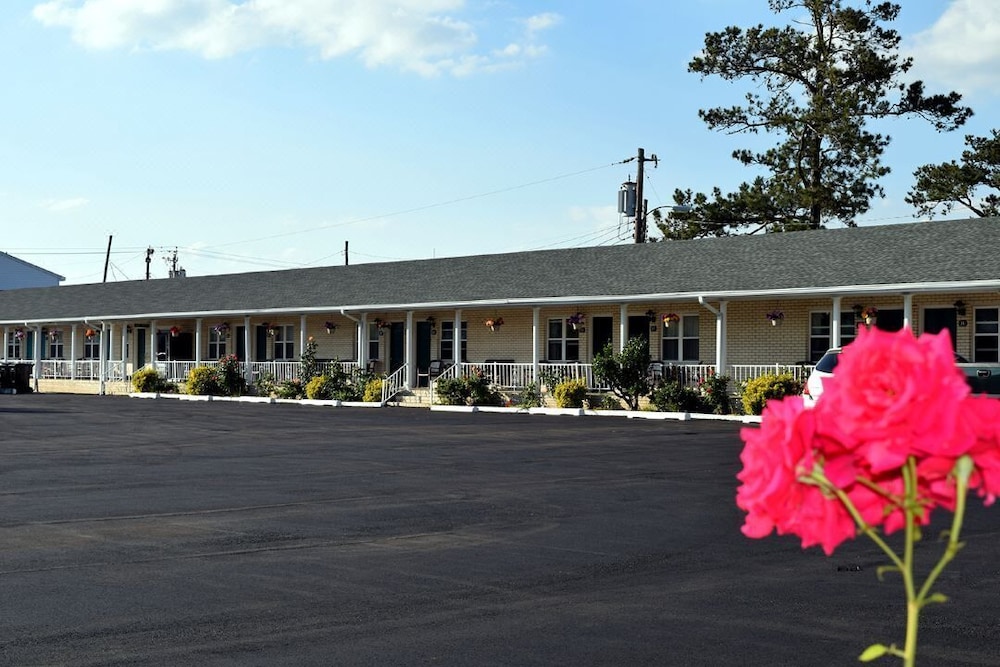 Birchwood Inn 2/24