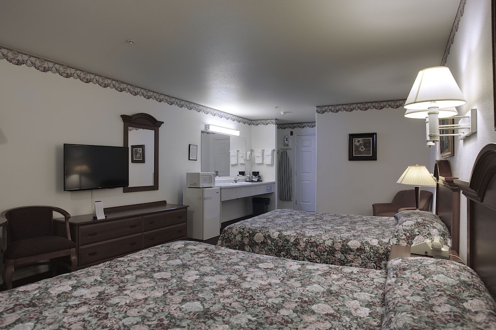Lighthouse Inn 19/37