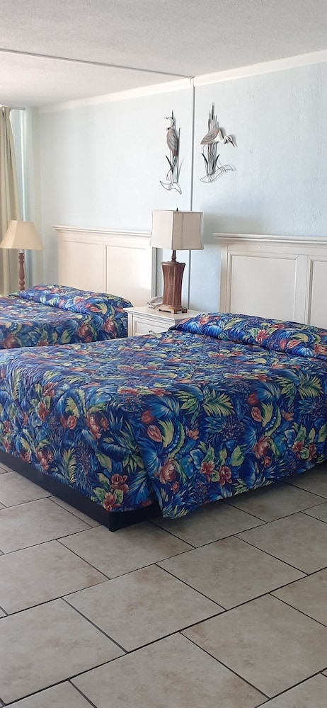 HAWAIIAN INN 47/81