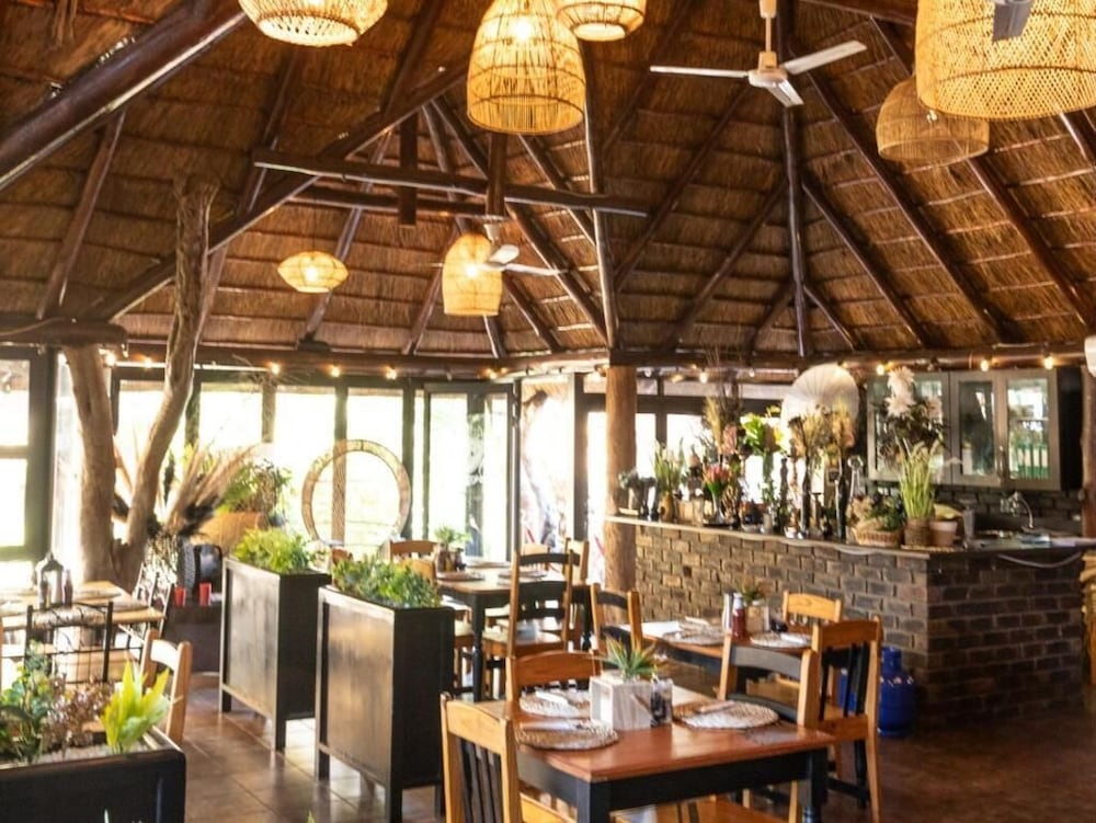 ECO LODGE 8/15