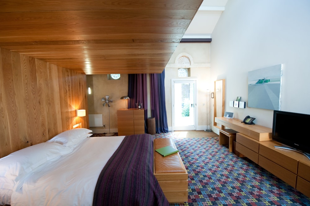 Cowley Manor 26/58