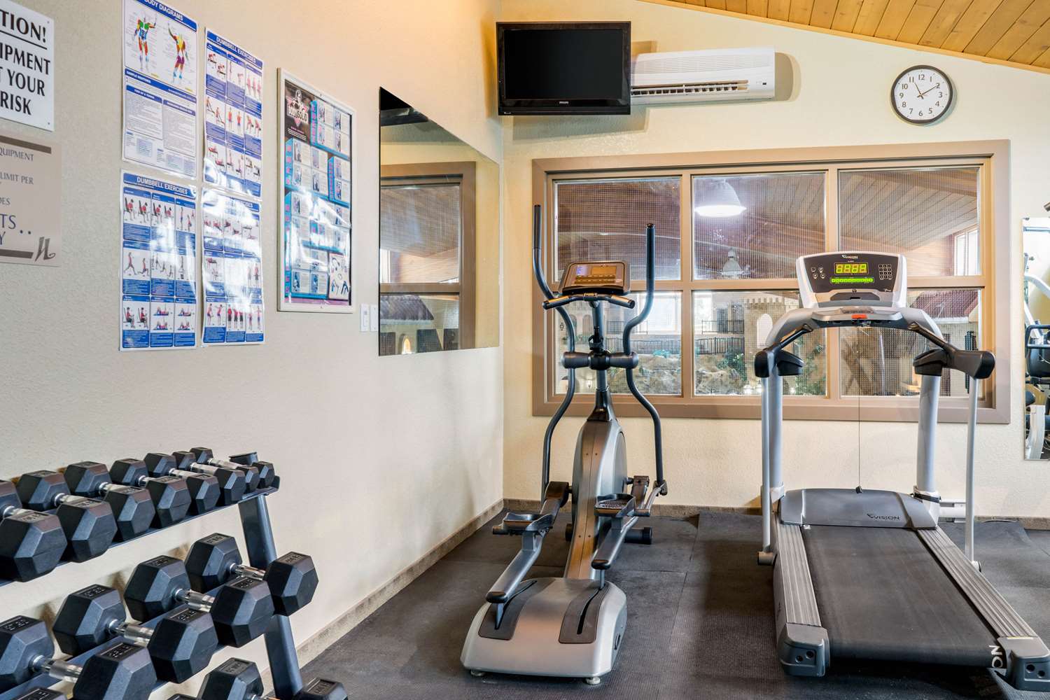 Quality Inn & Suites Winkler, MB 5/19
