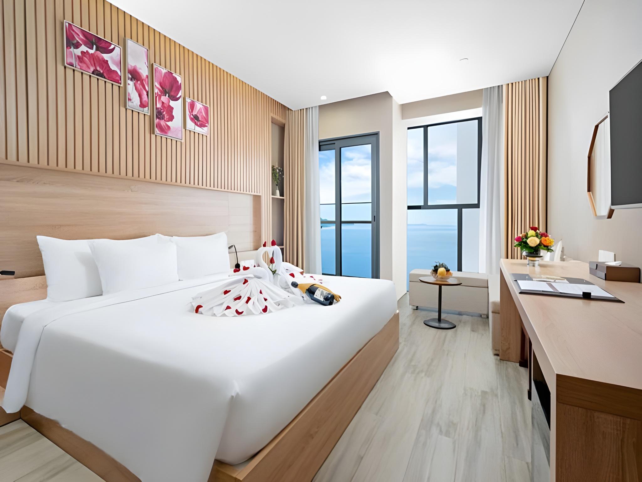 Senior, Single Bed