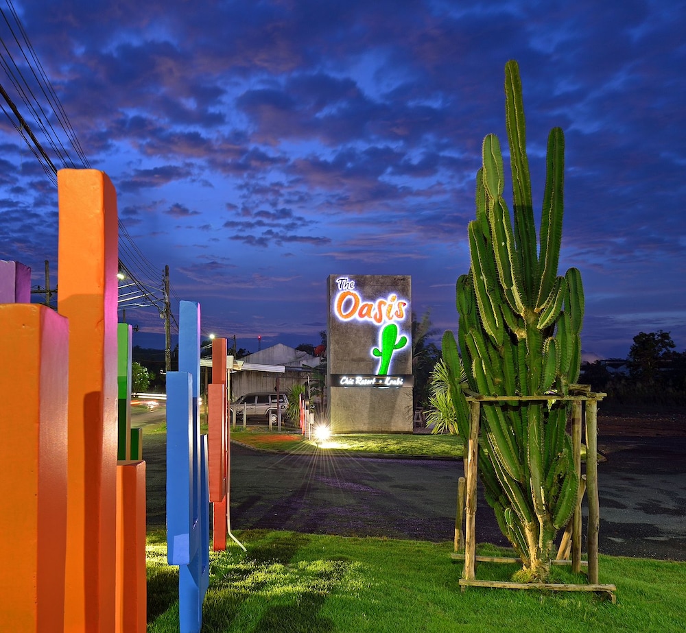 The Oasis Resort 21/25