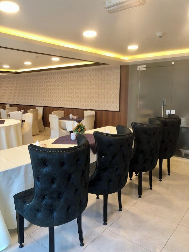 Ream Hotel 37/50