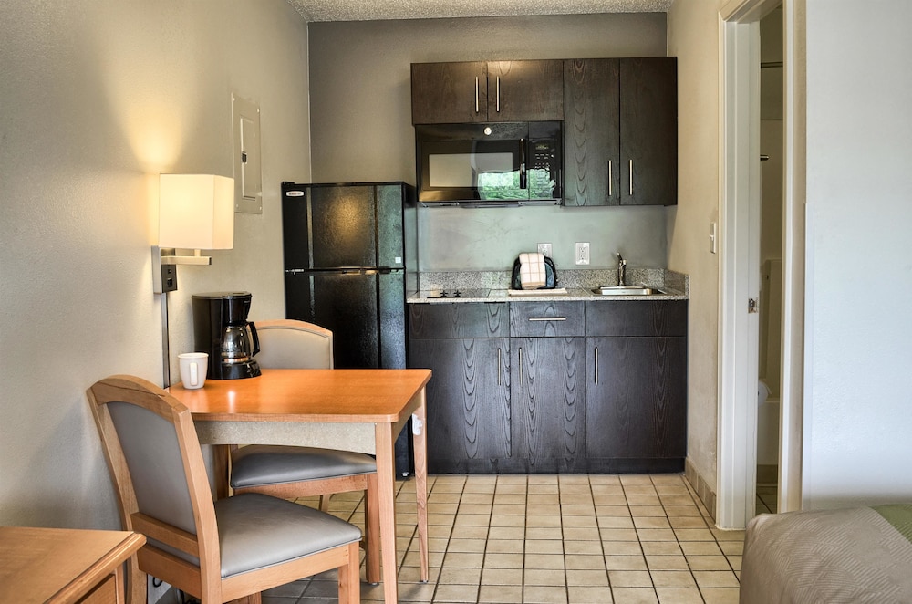 Studio 6 Extended Stay - Pascagoula, MS 17/42