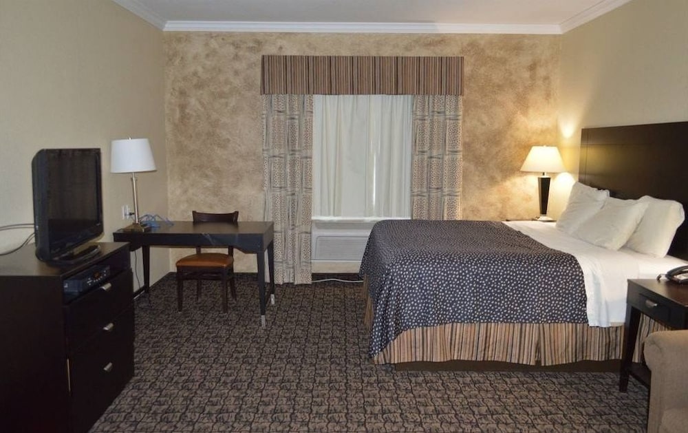 Econo Lodge Inn and Suites Colorado City, TX 24/47