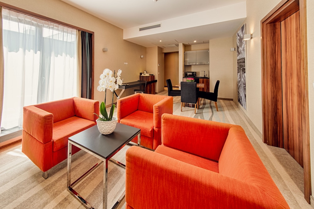 Warsaw Plaza Hotel 24/33