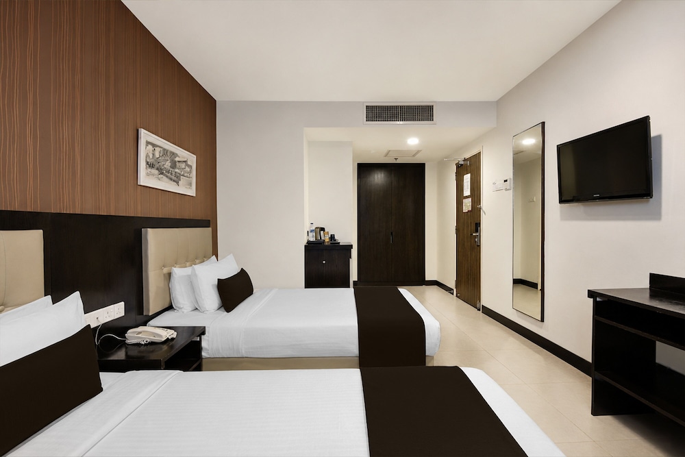 The Grand Campbell Hotel 54/115