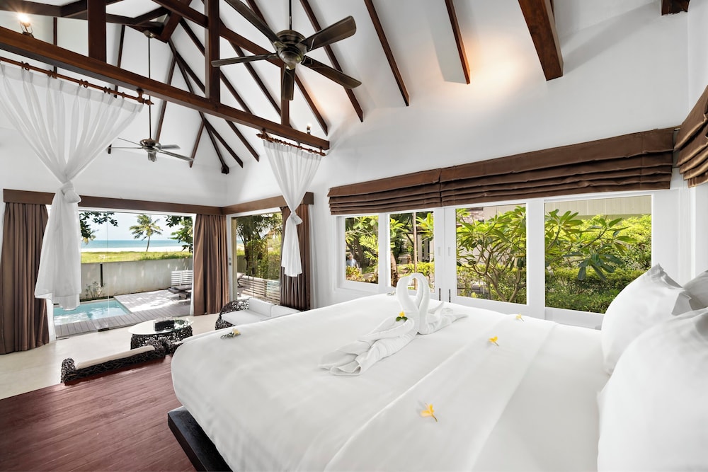 Royal Sea, Suite, Double Bed، Zara Resort (ex The Privilege Hotel Ezra Royal Beach) 2/8