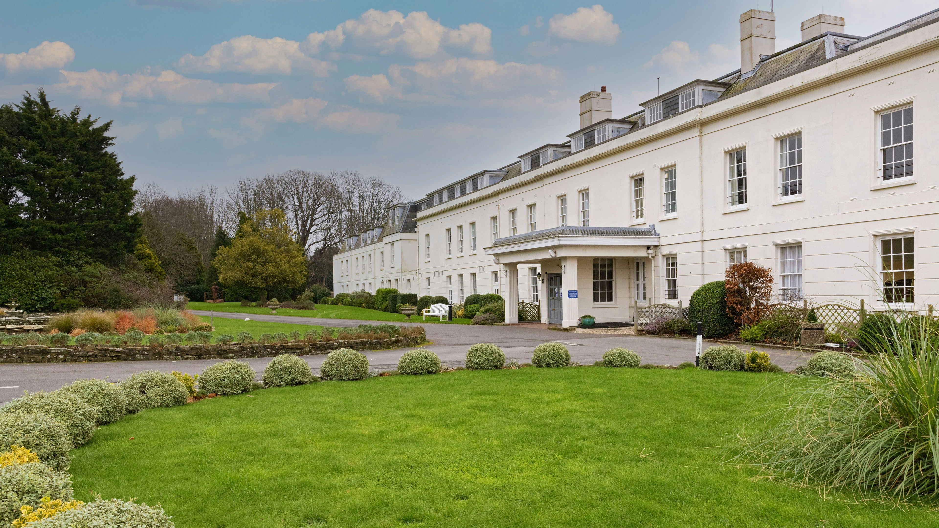 Avisford Park Hotel 69/74