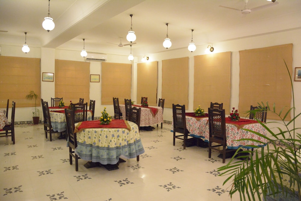 Khandwa Haveli 14/38