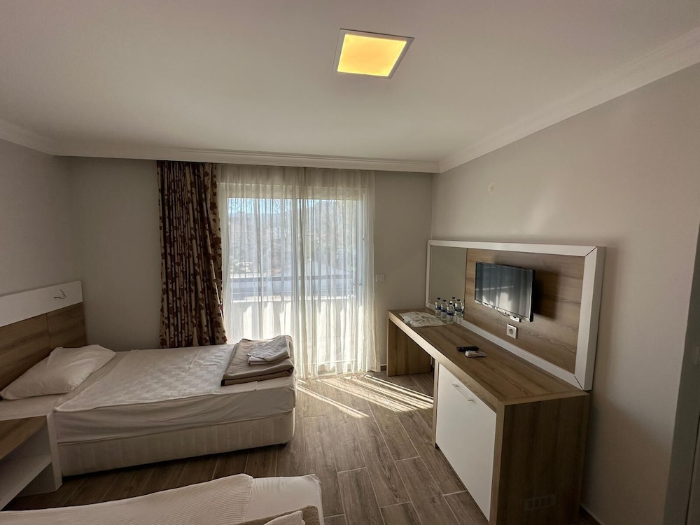Belcan Hotel 7/42