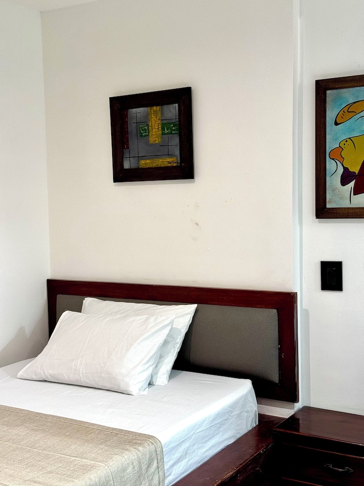 Hotel Plaza Mayor 10/64