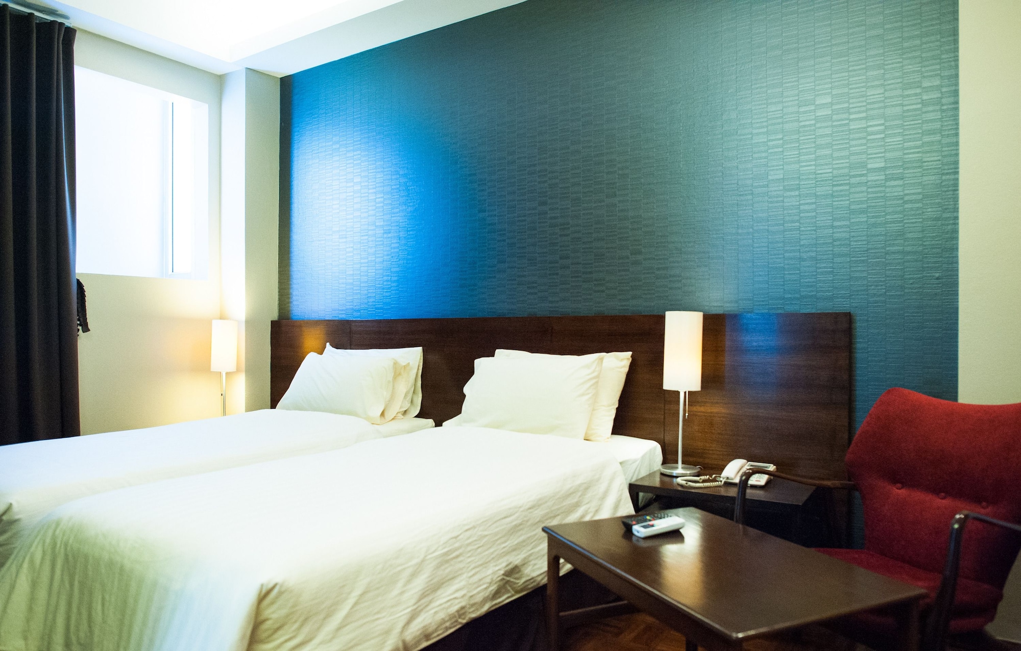 SUPERIOR, KING BED