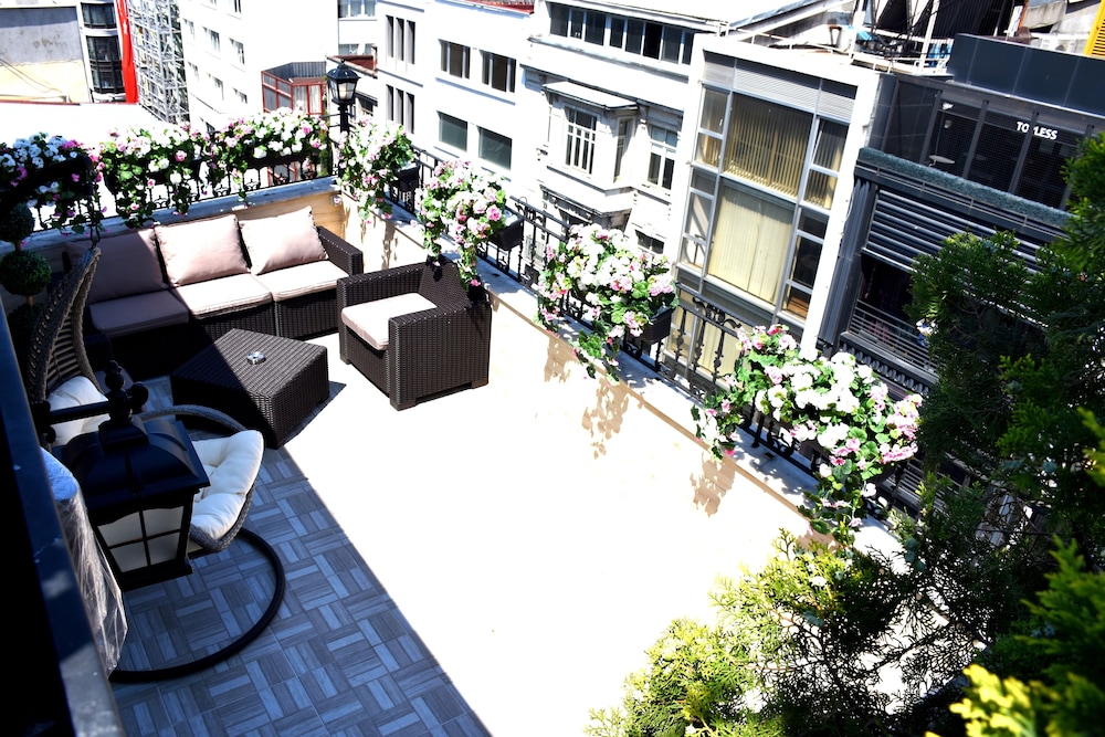 Beyond Style Hotel 2/68