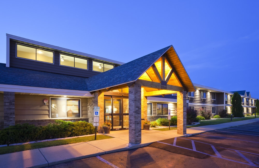 AmericInn by Wyndham Bismarck 3/49