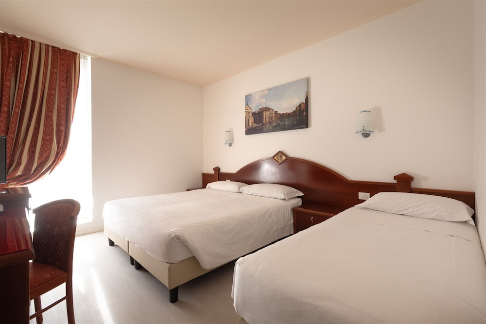 NOVENTA HOTEL 20/54
