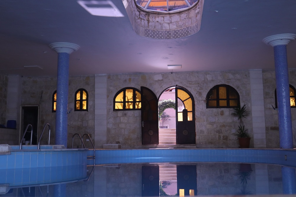 AMRA PALACE HOTEL 5/50