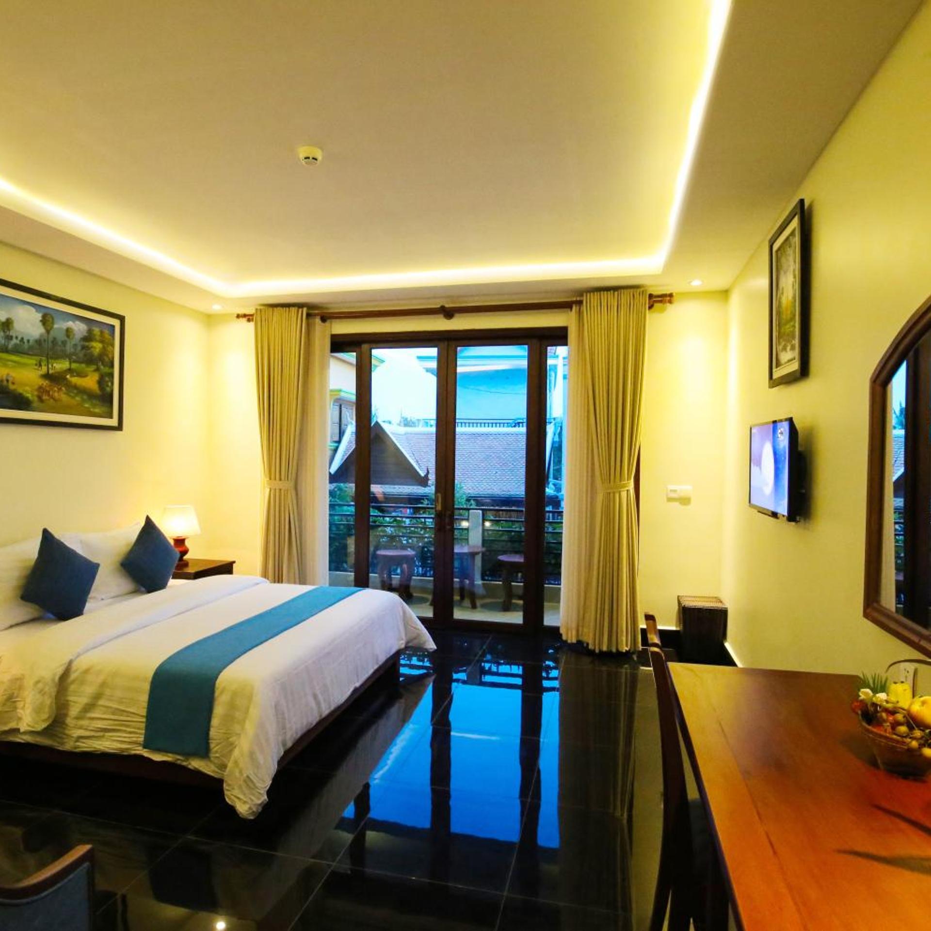 غرفة ديلوكس بسرير مزدوج بإطلالة على المسبح بشرفة، Chheng Residence 10/10