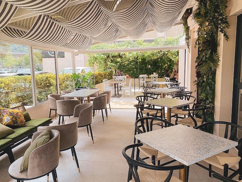 Hotel Restaurant Isidore by Soniho 38/50