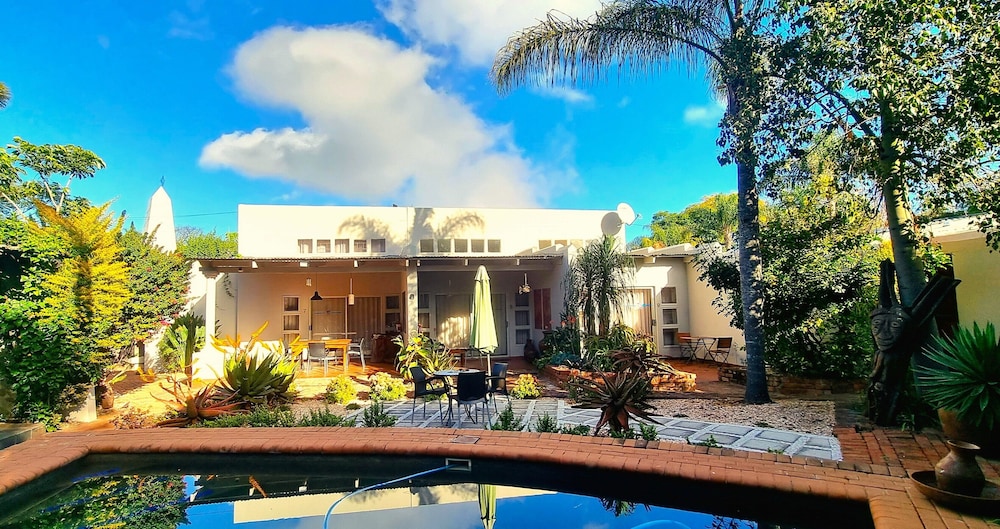 African Roots Guest House 3/50