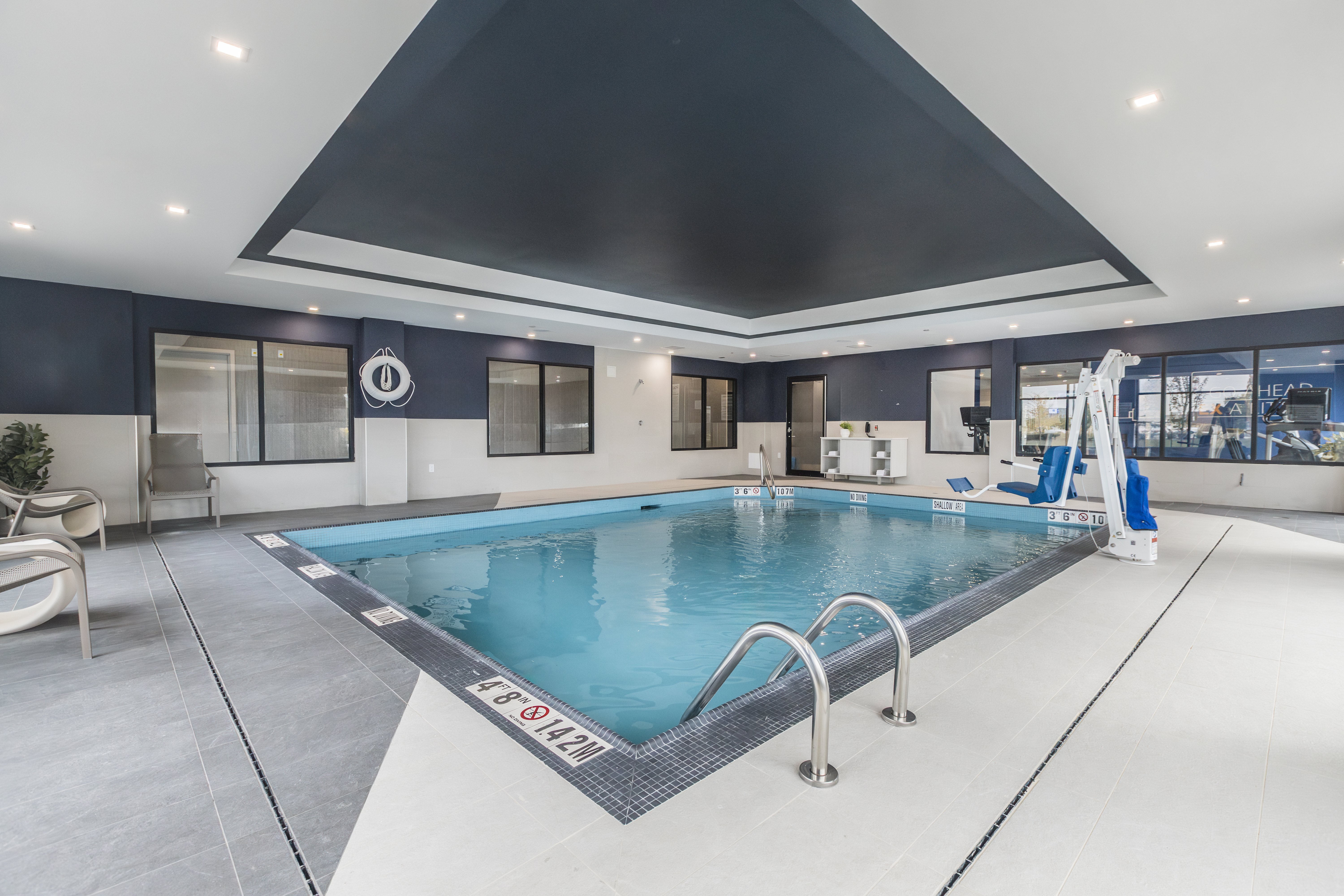 Holiday Inn Express & Suites Toronto Airport South 26/50