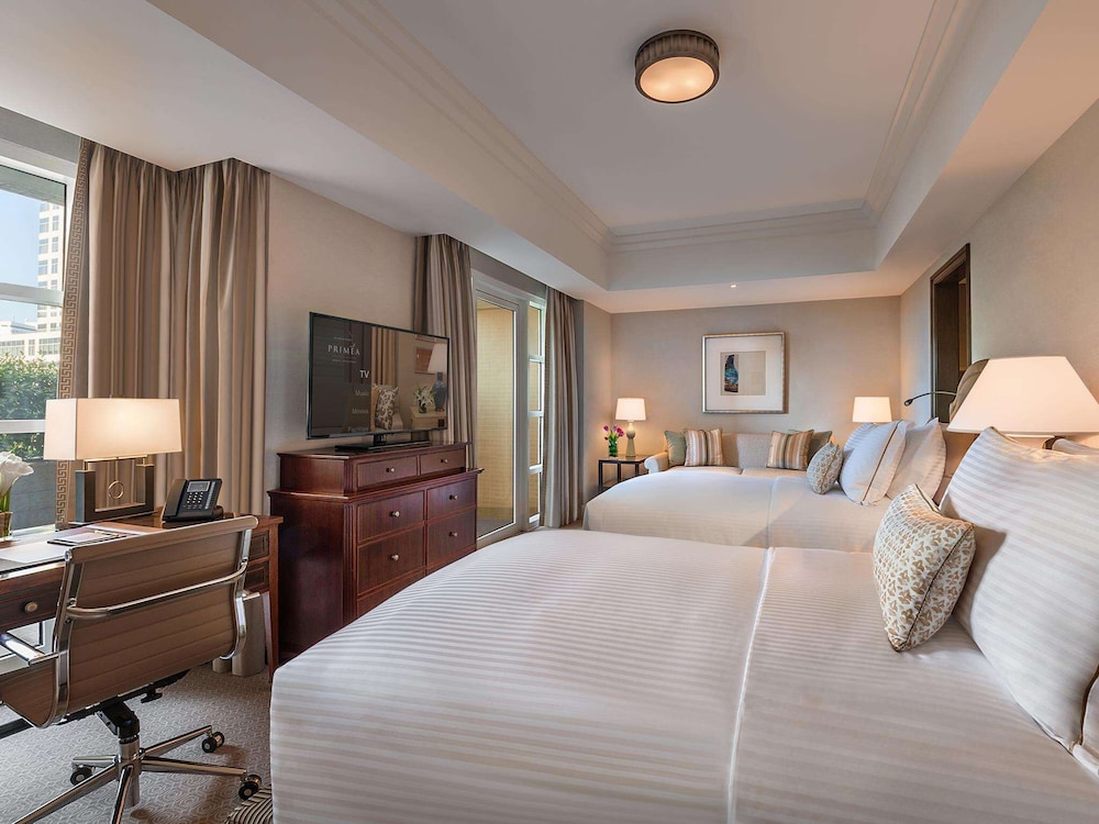 BUSINESS, APARTMENT, TWIN BEDS