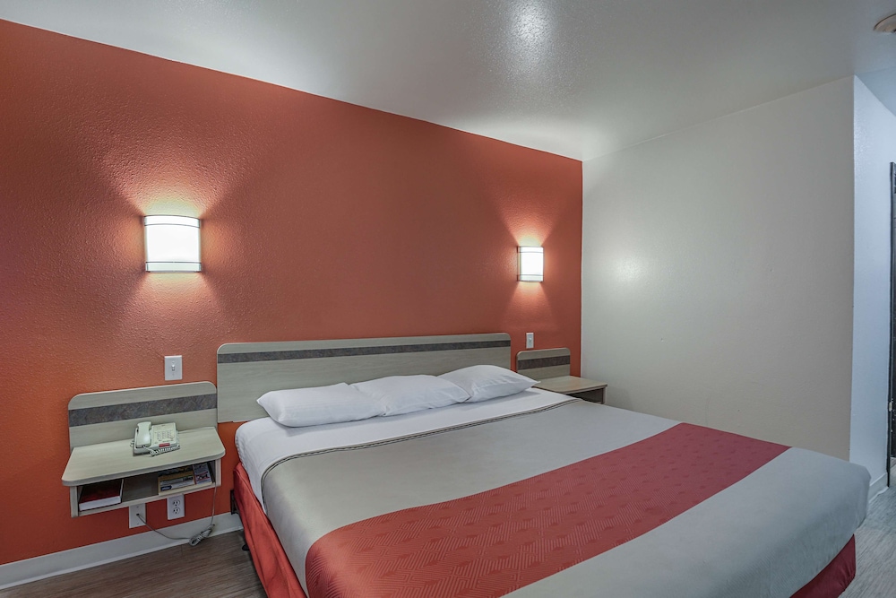 Motel6 Pasadena, TX 25/45