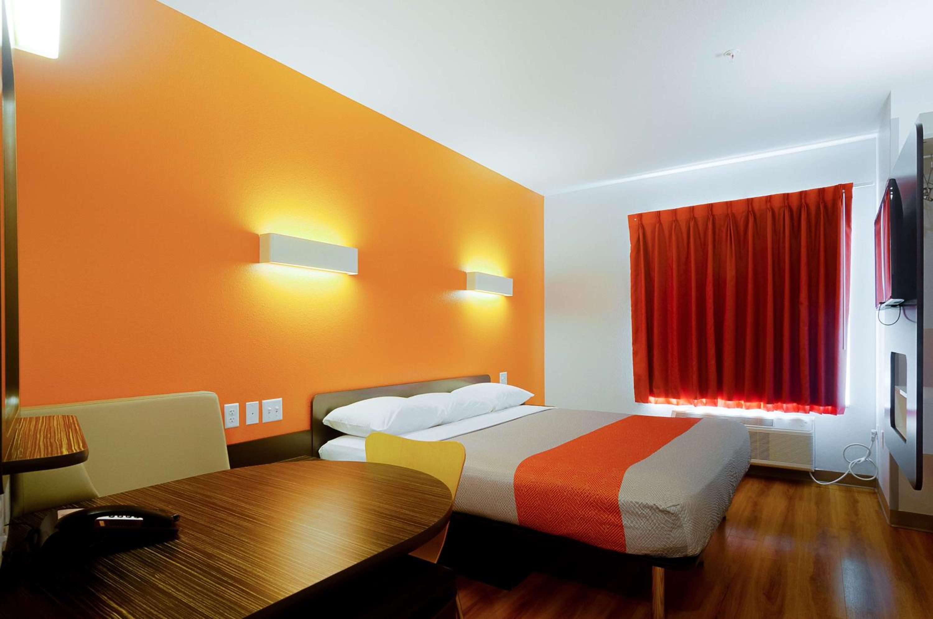 غرفة بسرير كينج، Motel6 Midland Tx 2/10