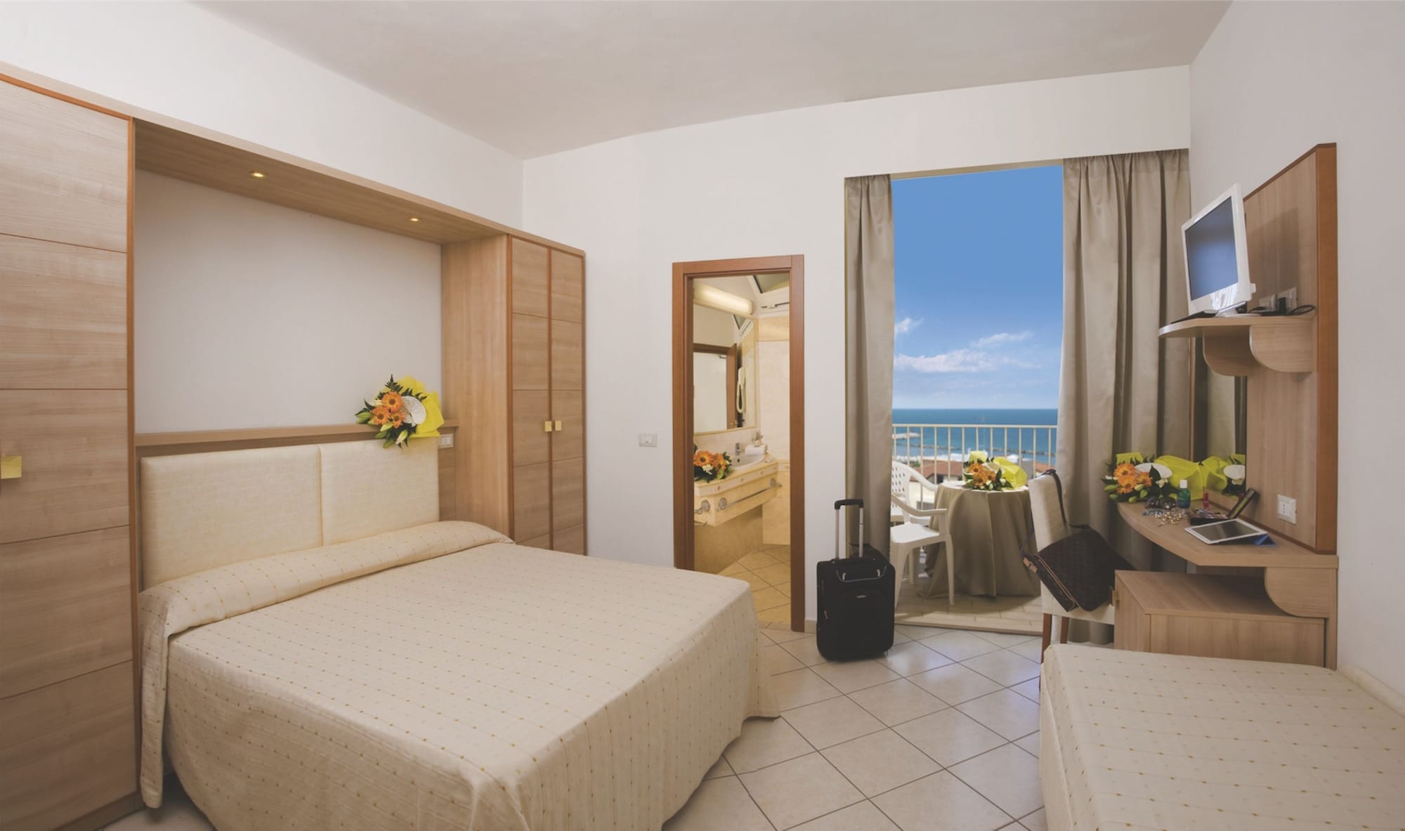 ROOM, TRIPLE, GARDEN VIEW, BALCONY