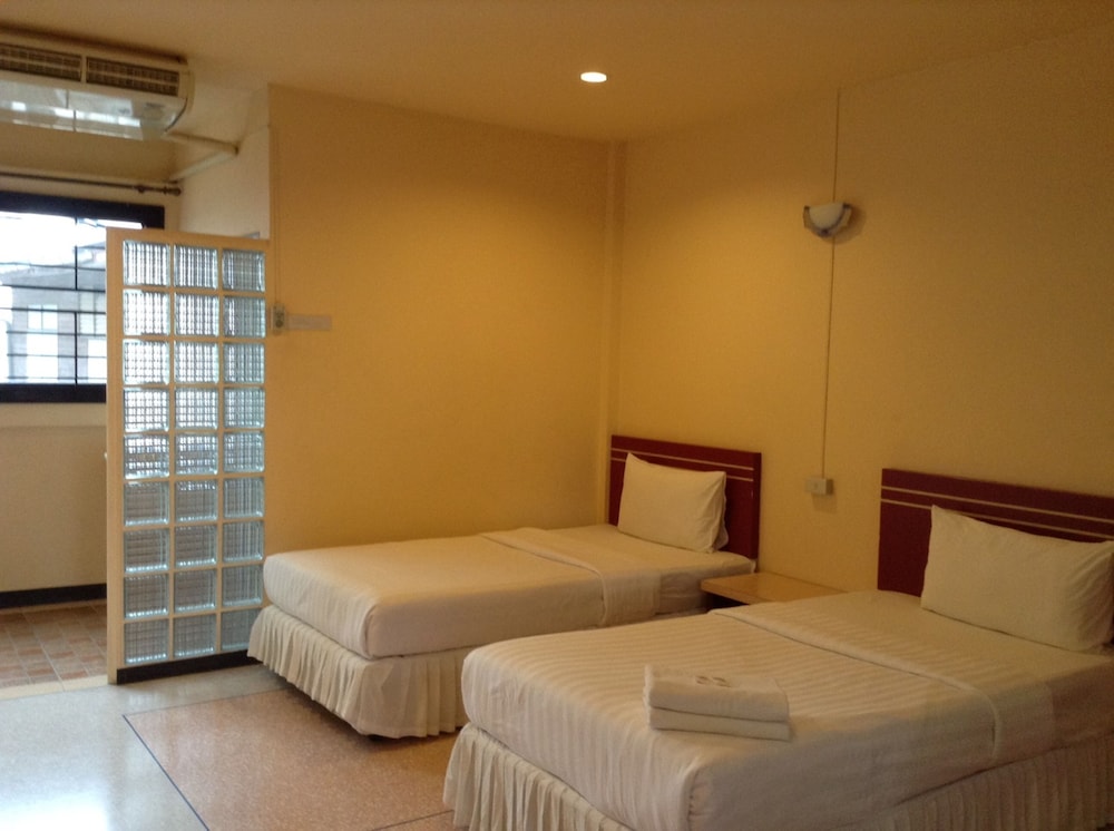 Srisomthai Hotel 12/66