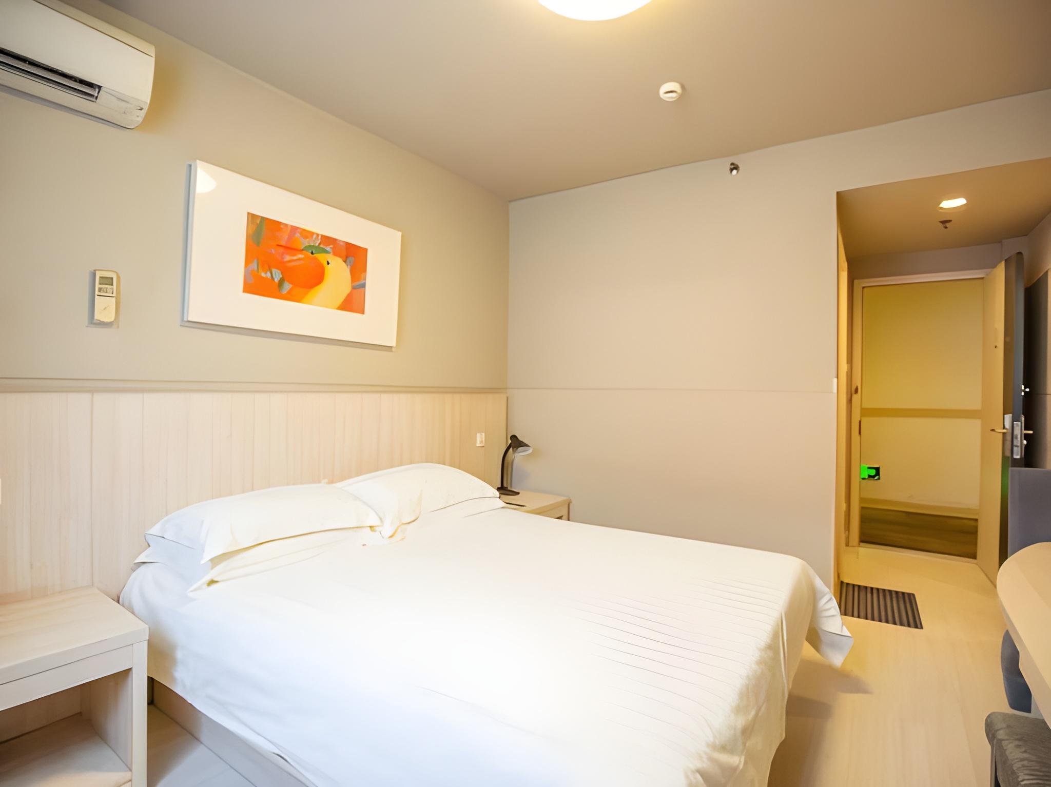 Superior, Queen Bed