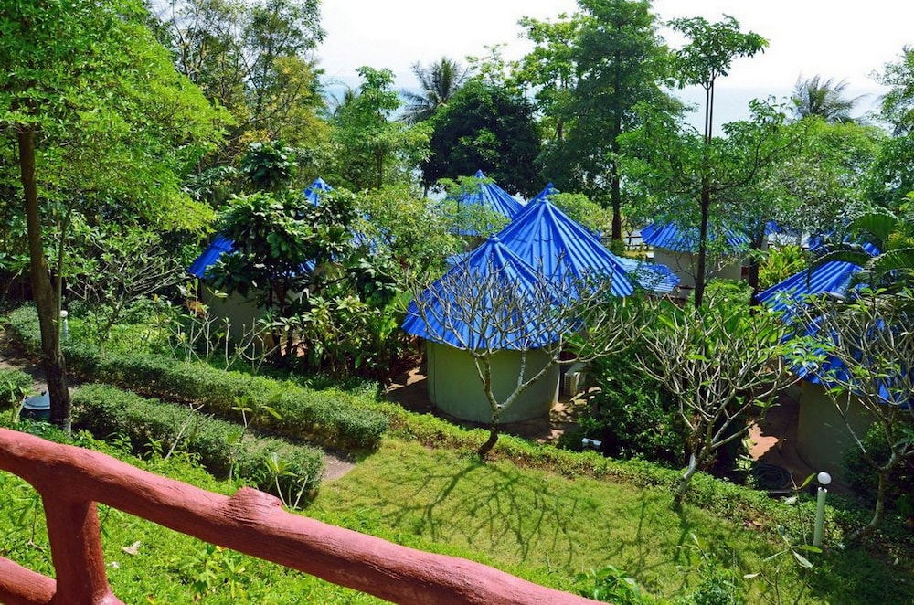 Koh Mak Buri Hut Natural Resort 65/74