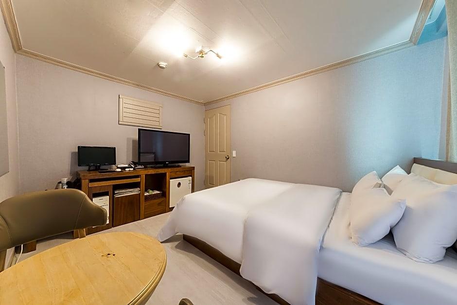 Grand Motel 17/85